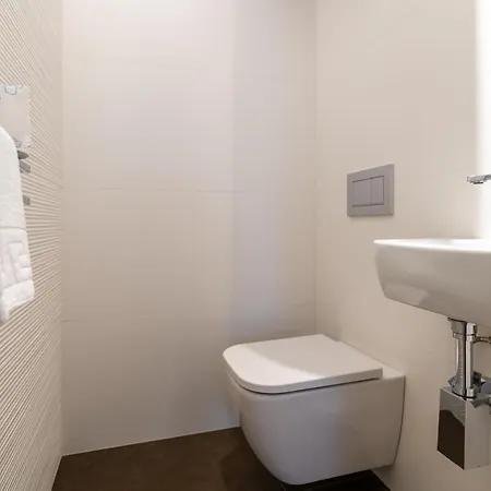 Luksuzni Apartmaji V Centru Portoroza Z Vrtom In Parkiriscem - Luxury In Center With Garden & Parking דירה *