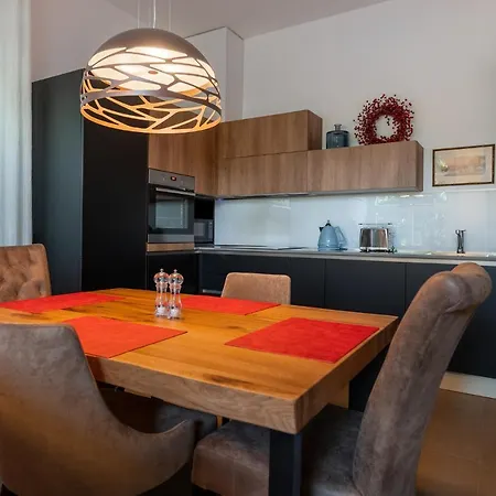 Luksuzni Apartmaji V Centru Portoroza Z Vrtom In Parkiriscem - Luxury In Center With Garden & Parking *