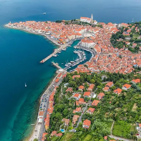 Luksuzni Apartmaji V Centru Portoroza Z Vrtom In Parkiriscem - Luxury In Center With Garden & Parking דירה