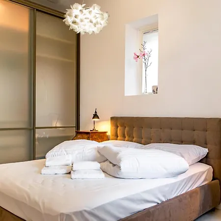 Luksuzni Apartmaji V Centru Portoroza Z Vrtom In Parkiriscem - Luxury In Center With Garden & Parking בפורטורוז